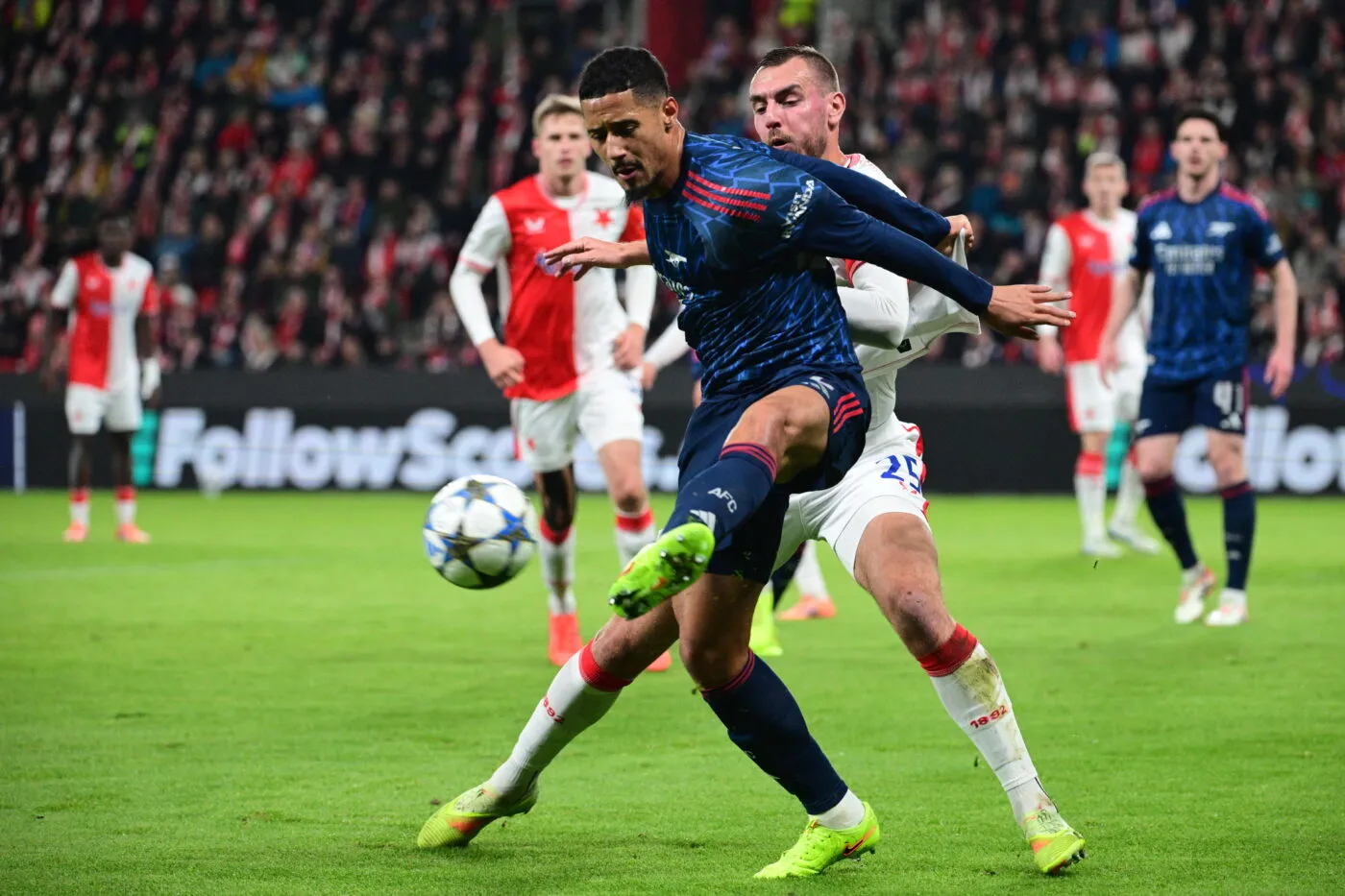 Arsenal impressionne encore à Prague, Naples et Francfort se regardent