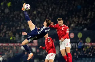 L’Écosse s’offre une soirée de folie pour retrouver la Coupe du monde