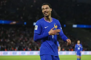 Hugo Ekitiké, une place à gratter