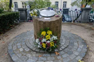 Le magnifique hommage du chanteur d’Eagles of Death Metal aux victimes du 13 novembre