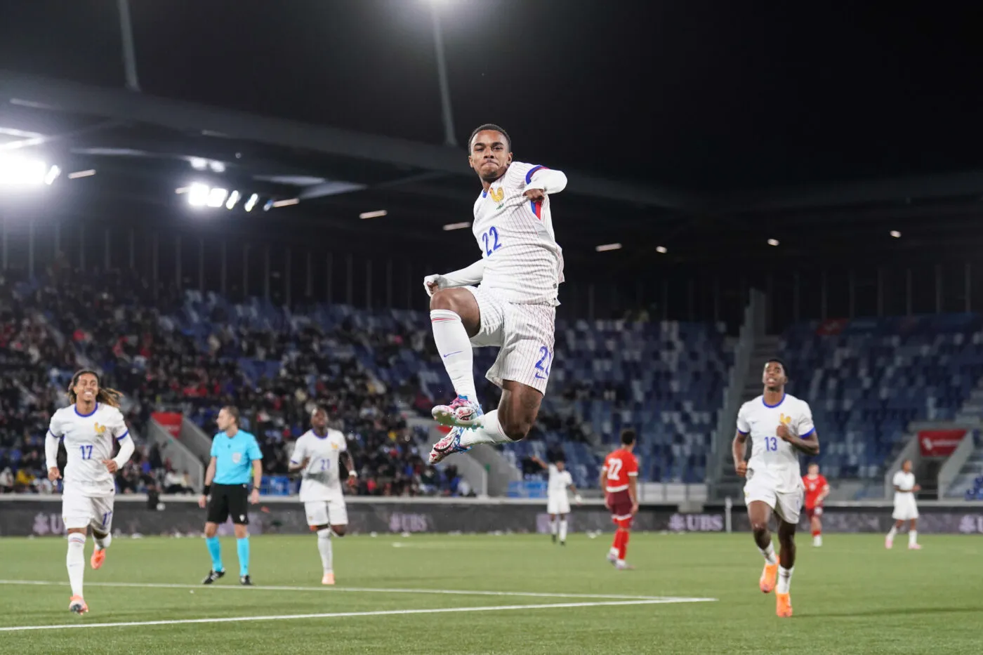 Les Bleuets limitent la casse en Suisse