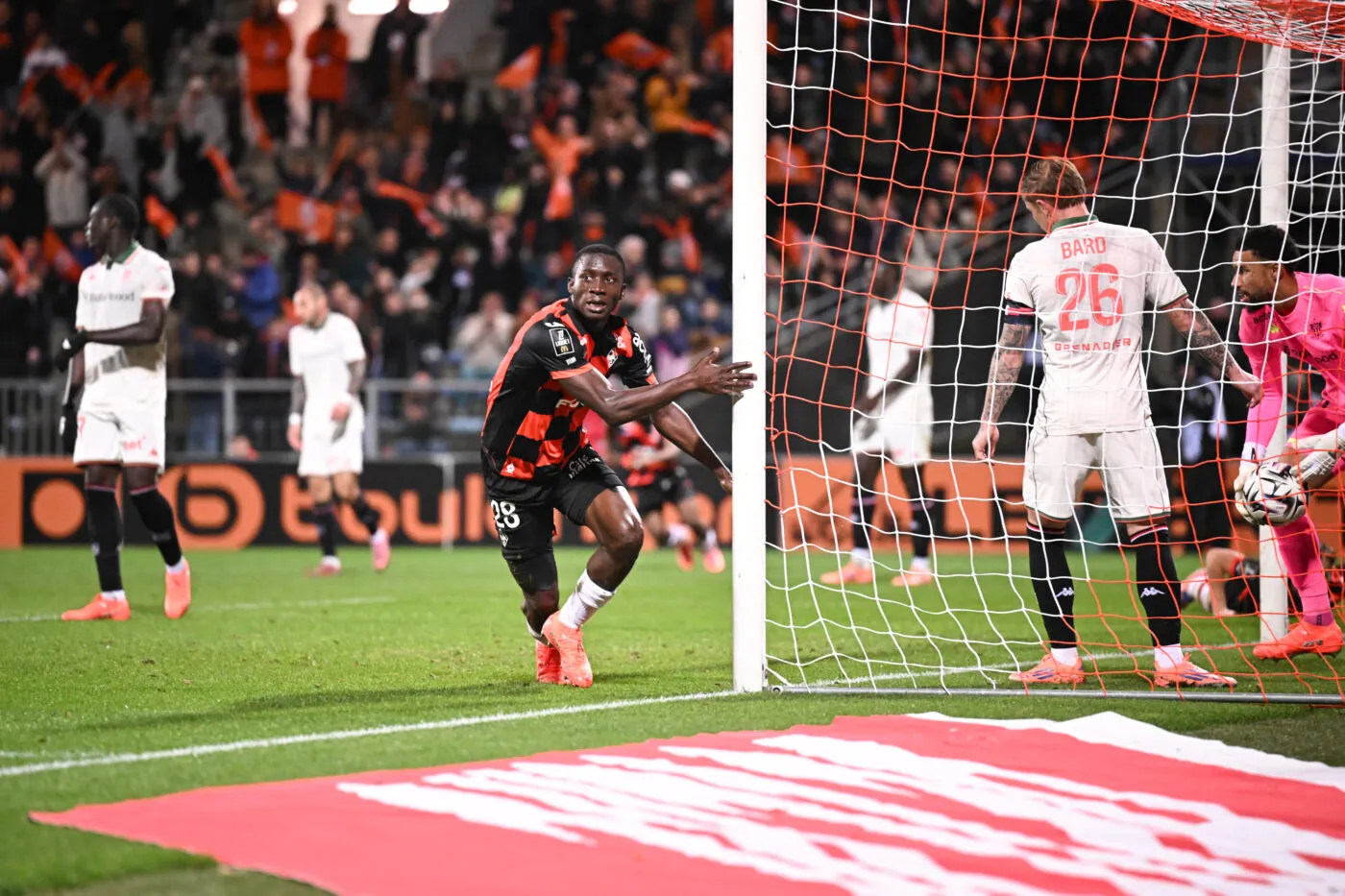 Lorient enfonce Nice, Lille grille le HAC