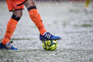 Pelle à neige et retourné acrobatique : la finale du championnat canadien était épique