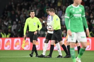 Condamnation des supporters de Saint-Étienne : une avancée majeure dans la protection des arbitres