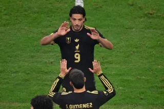 Raúl Jiménez regrette le comportement des supporters mexicains