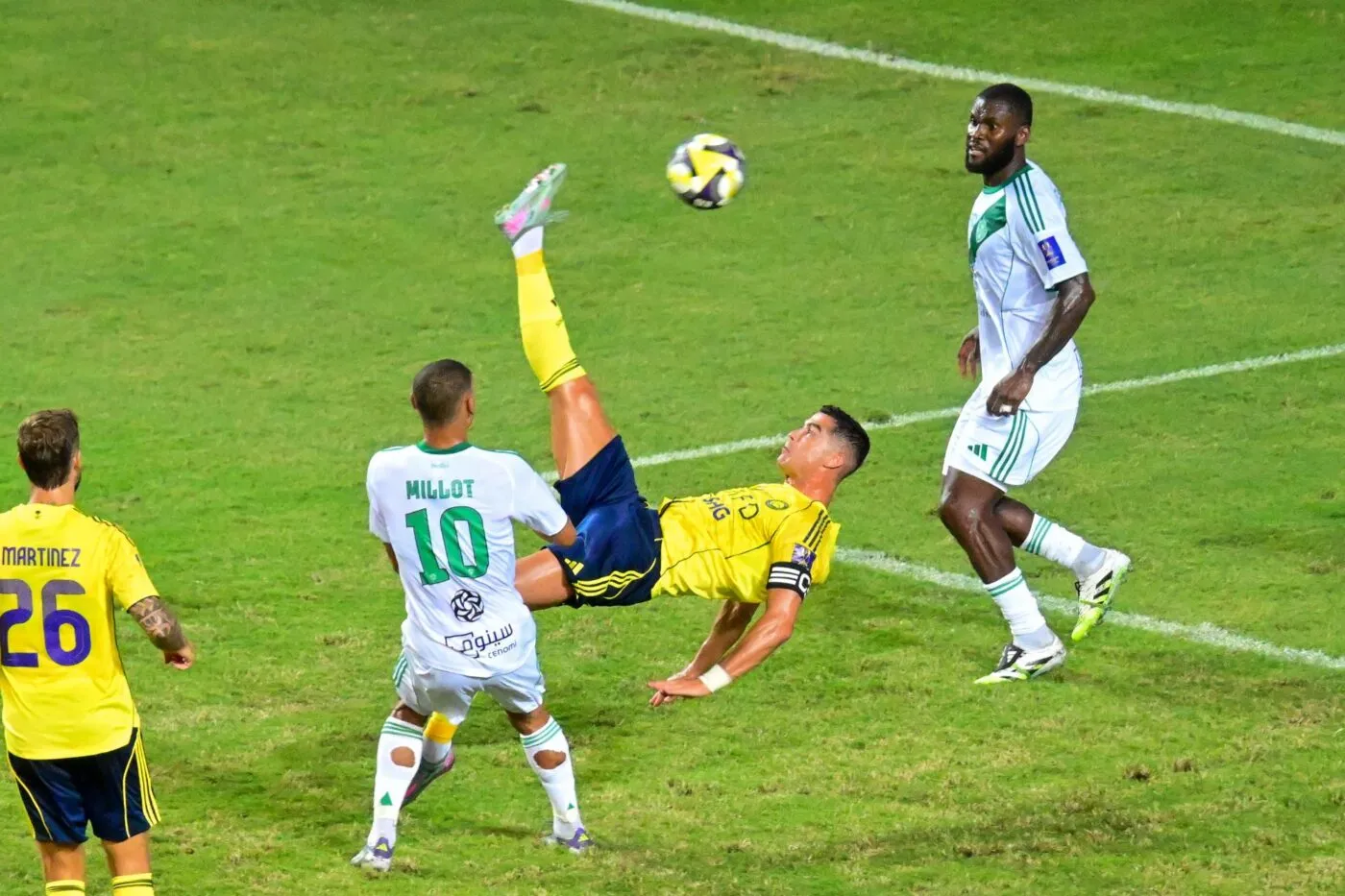 À 40 ans, Cristiano Ronaldo claque un ciseau de fou avec Al-Nassr