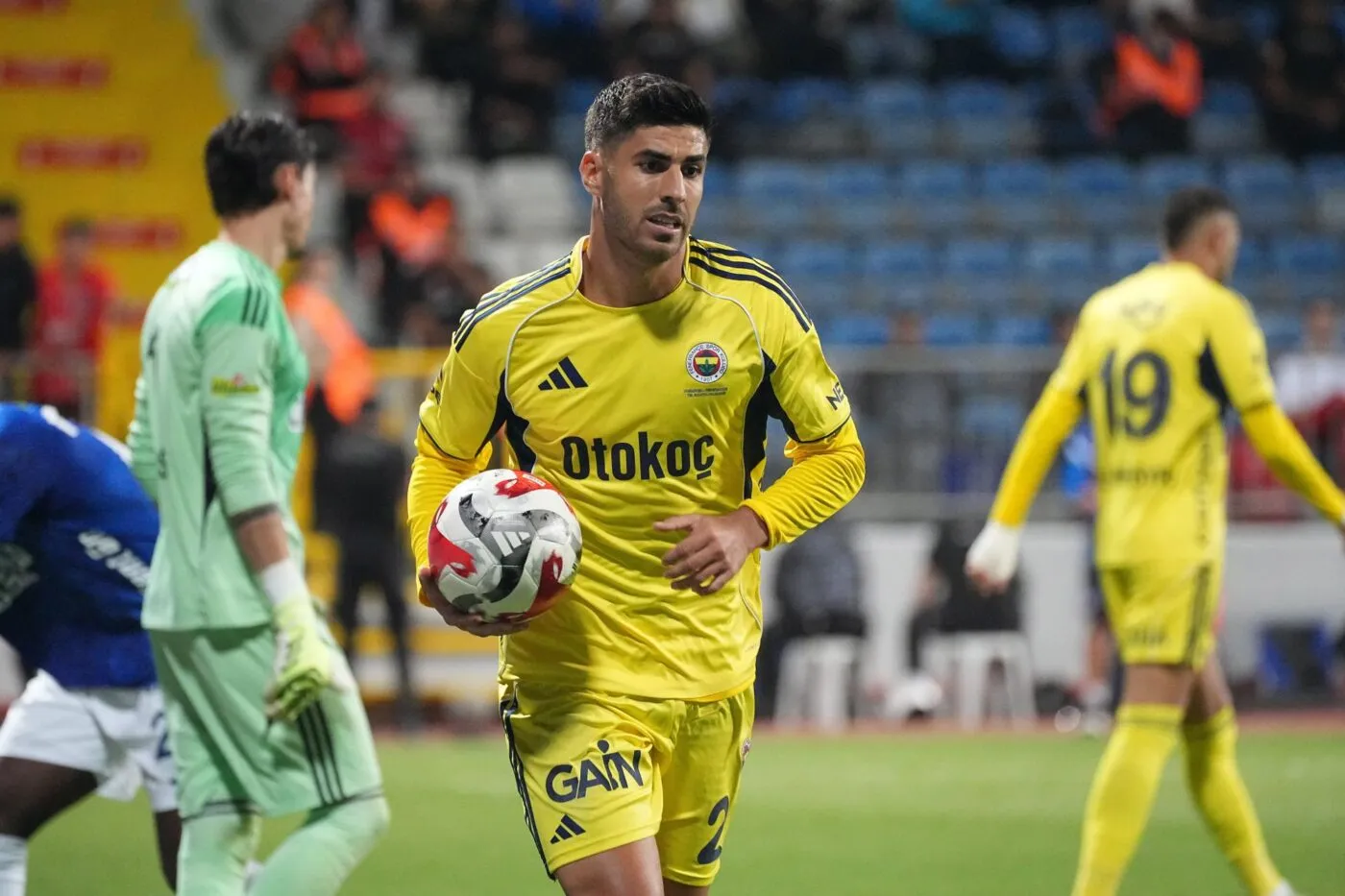 Le dimanche soir électrique vécu par Marco Asencio lors du derby d’Istanbul