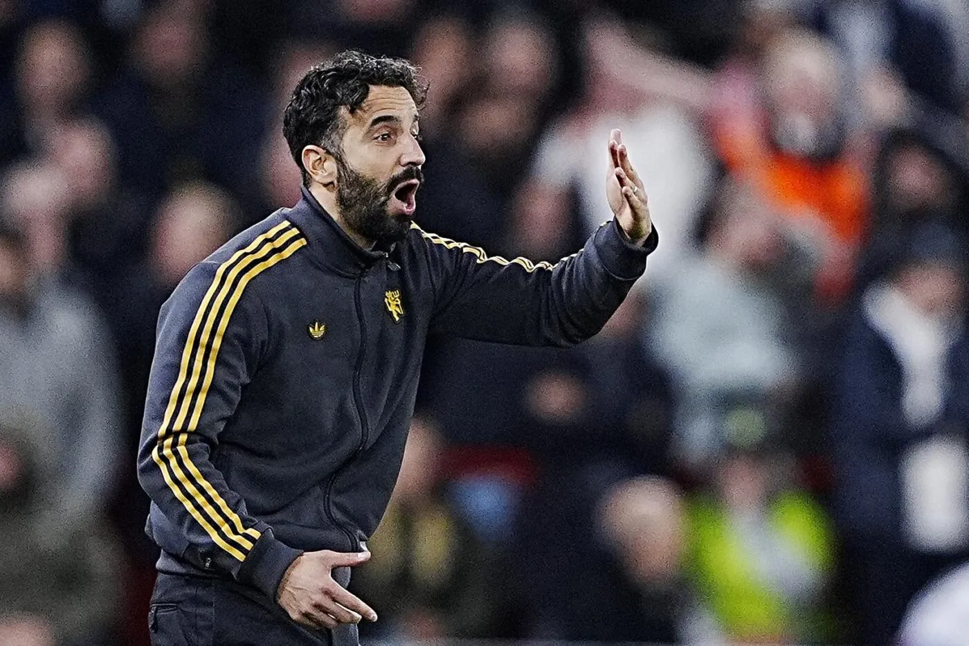 Rúben Amorim s’inquiète de la coupe de cheveux d’un fan mancunien