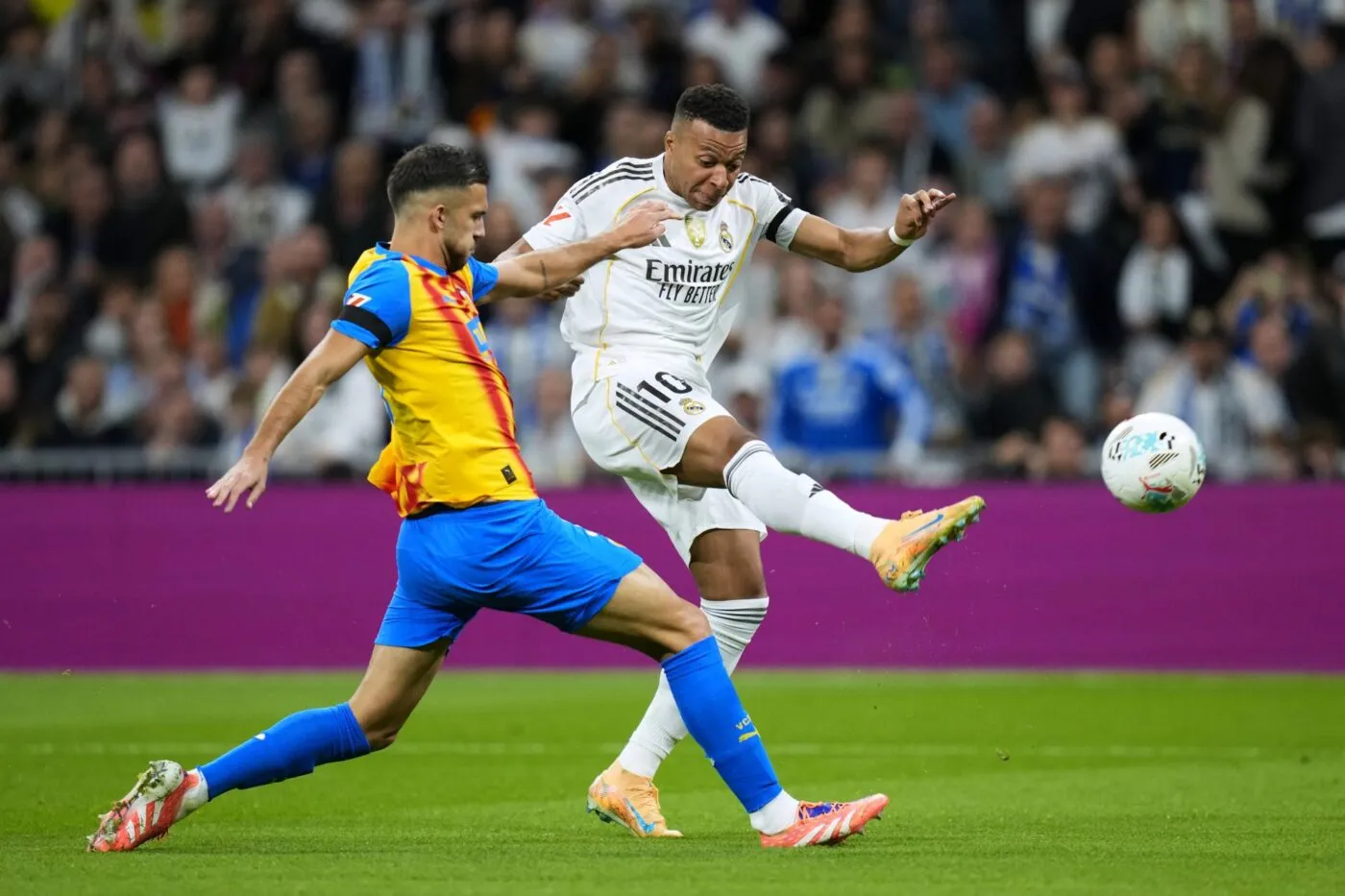 Mbappé marque deux fois, le Real Madrid tape Valence