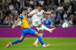 Mbappé marque deux fois, le Real Madrid tape Valence