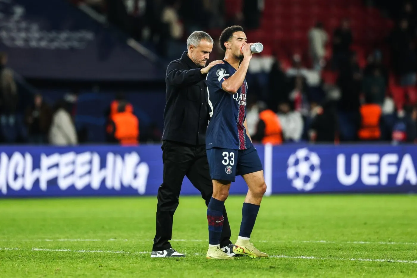 Luis Enrique tendre avec un de ses joueurs