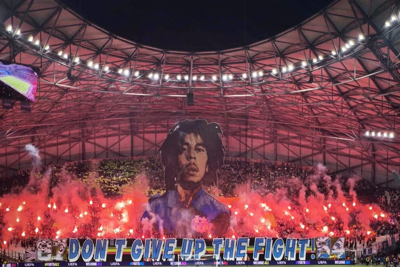 Le Vélodrome, cet aquarium géant : « Difficile de ne pas sentir le cannabis »