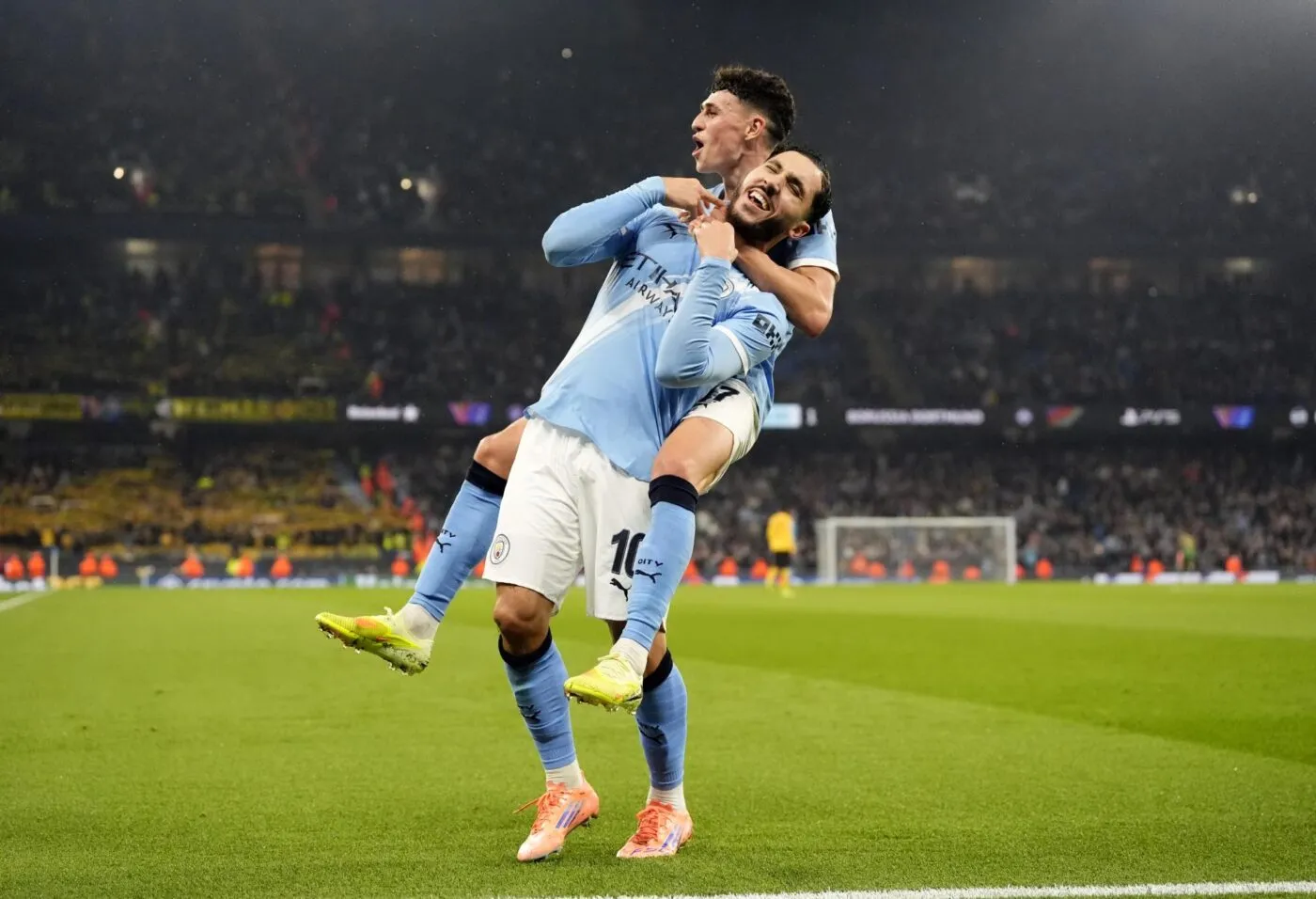 Manchester City domine Dortmund, Cherki buteur