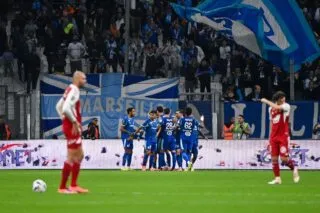 Marseille tyrannise Brest et passe leader !