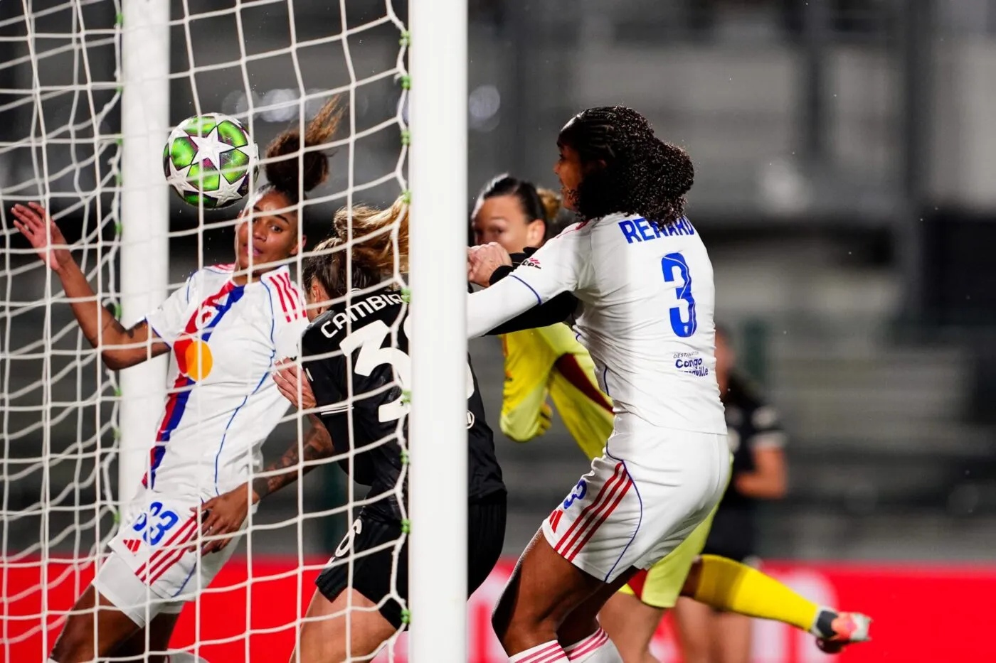 OL Lyonnes sauve les meubles à Turin après une remontada