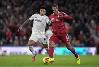 Forest humilie Liverpool, Brighton et Palace font un grand bond en avant