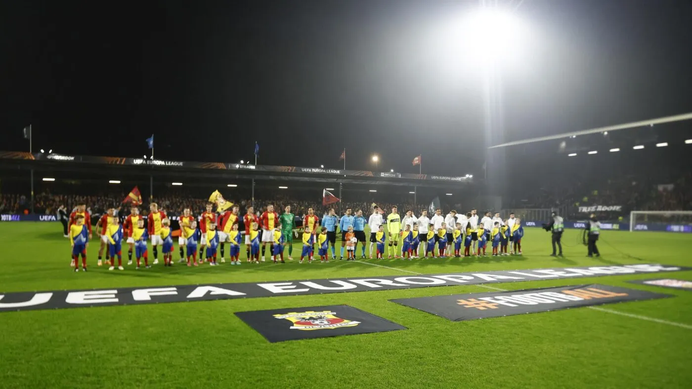 Les supporters de Stuttgart violemment pris à partie par la police néerlandaise