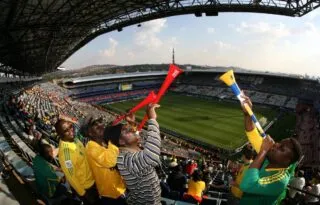 Des vuvuzelas distribués à des professeurs pour prévenir les incendies