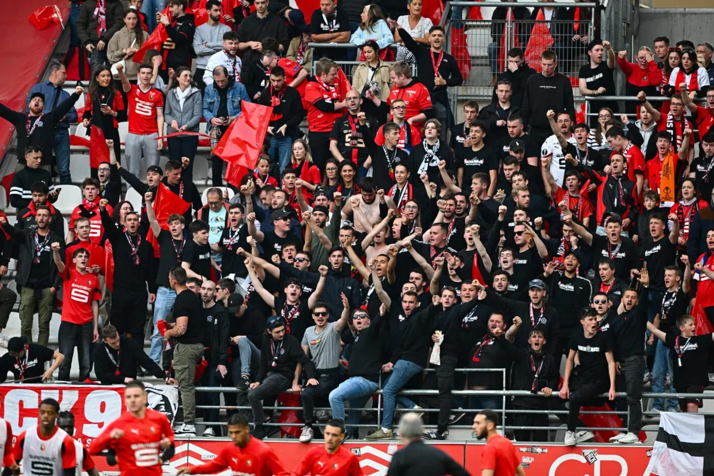 Les ultras rennais pris dans une embuscade nantaise cette nuit