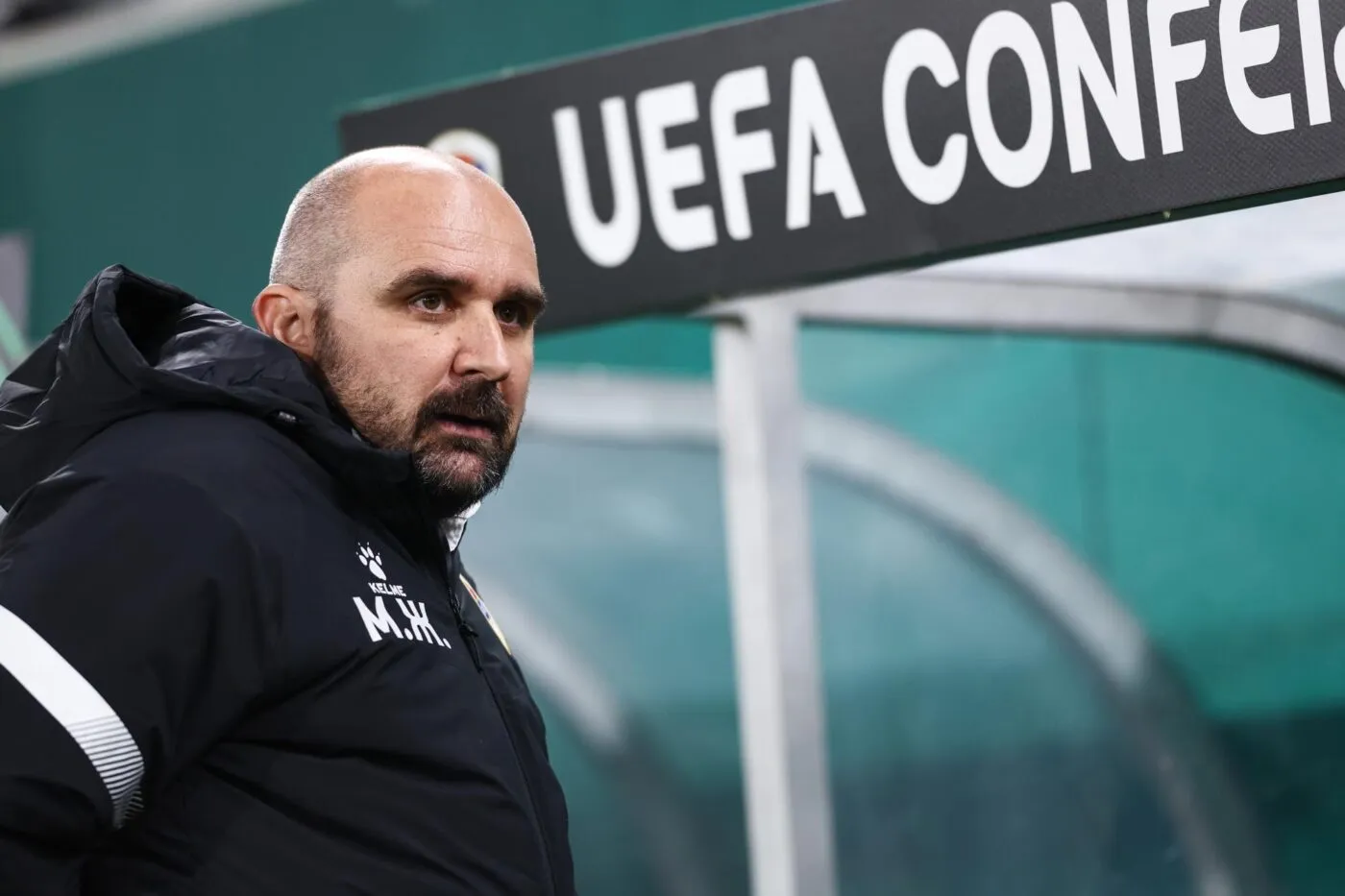 Drame en Serbie : Mladen Zizovic décède après s’être effondré en plein match