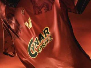 Le Venezia FC n'y arrive plus et sort encore un maillot pas foufou