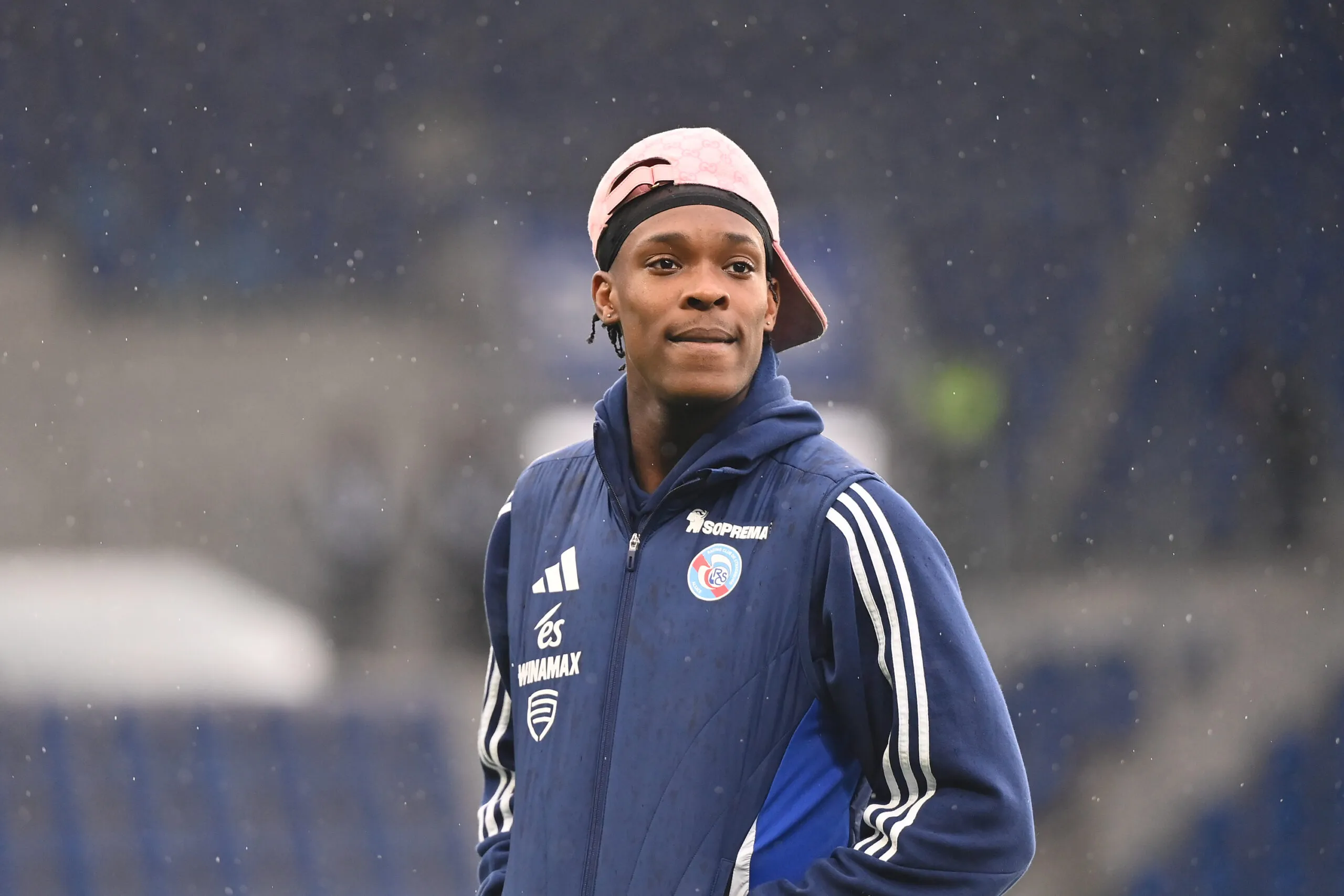 Que Strasbourg soit en France ou en Allemagne, la casquette de trois quarts, c’est à la mode nulle part.