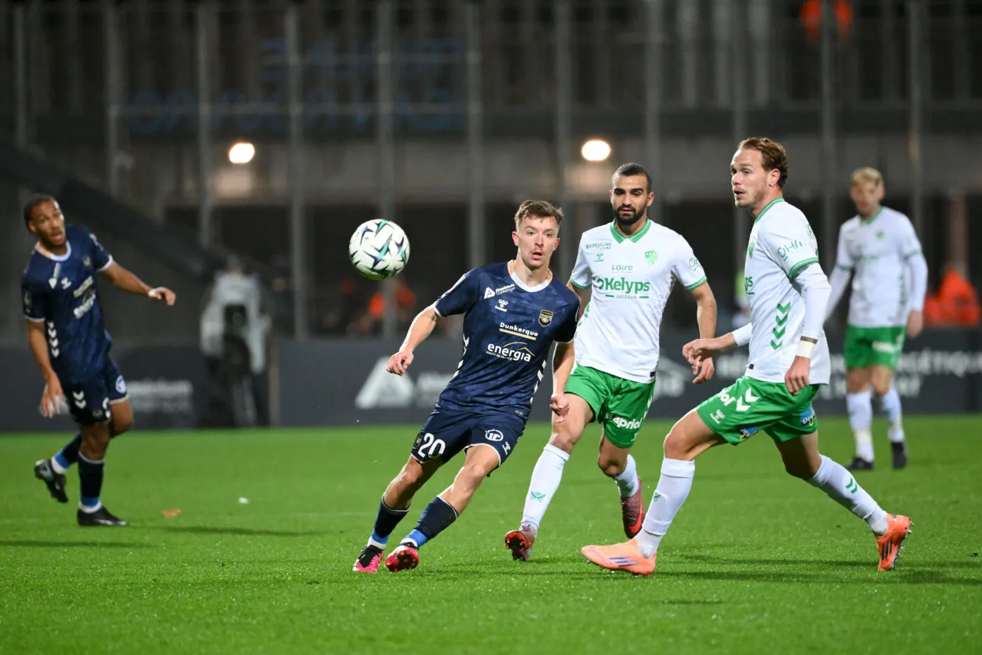 Saint-Étienne se plante à Dunkerque et laisse filer Troyes