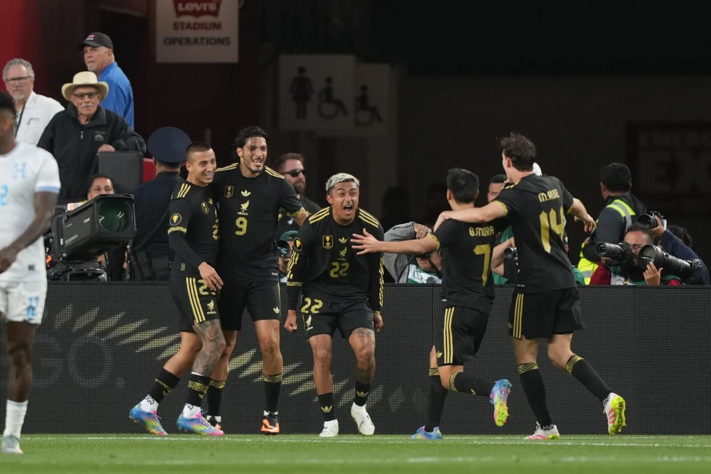 Le match d'ouverture de la Coupe du monde sera...