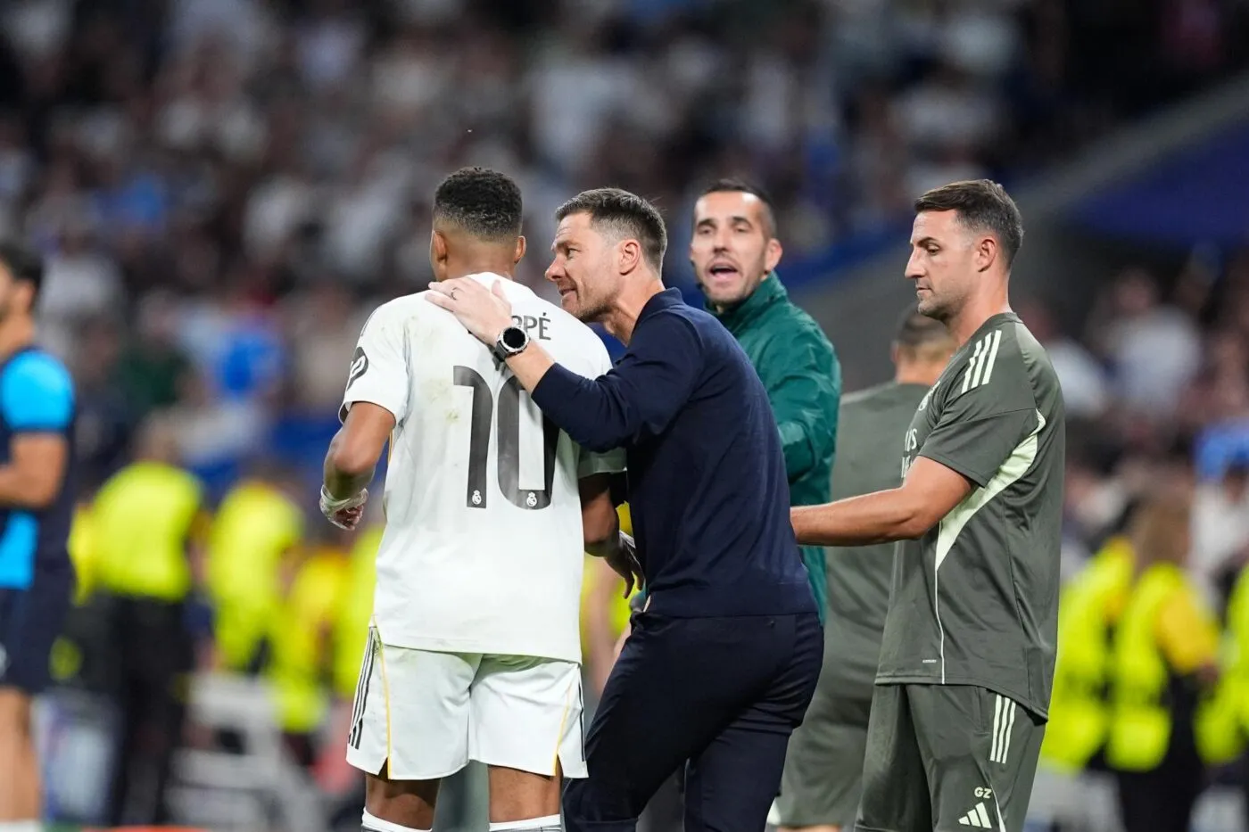 Xabi Alonso câline Kylian Mbappé