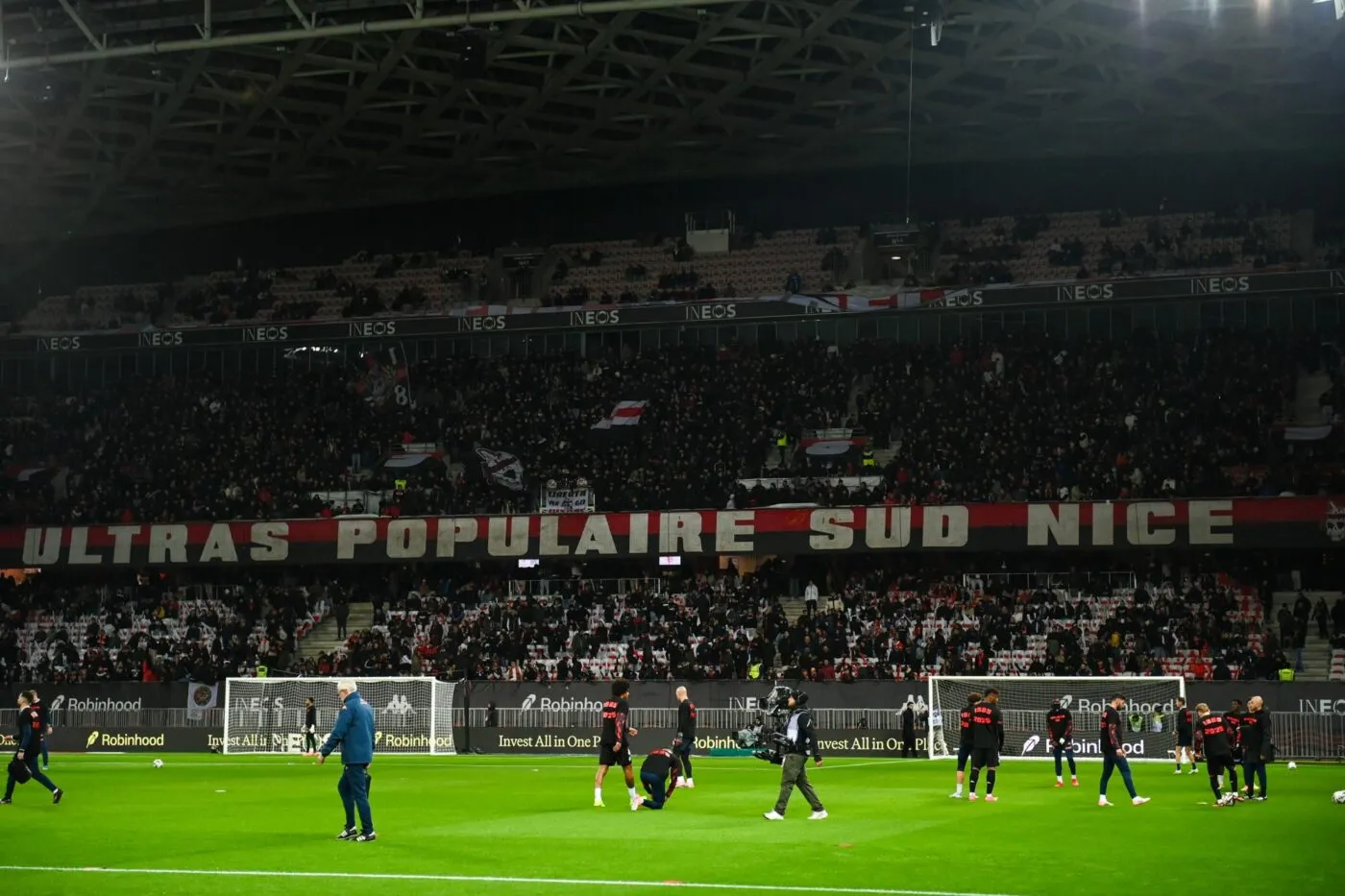 Le rapport de police ne confirme pas «<span style="font-size:50%">&nbsp;</span>les coups<span style="font-size:50%">&nbsp;</span>» lors des incidents à Nice