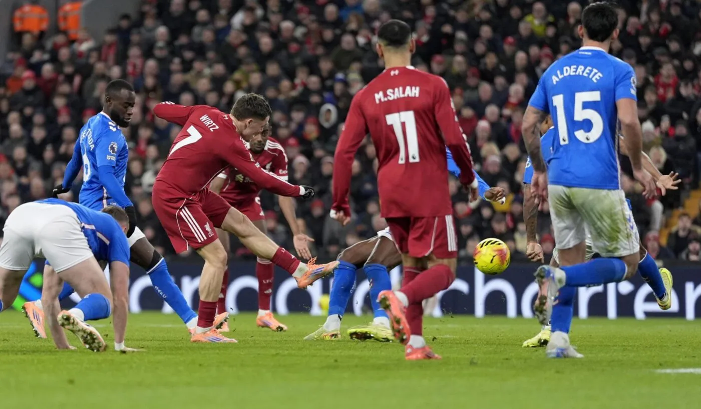 Le leader Arsenal fait le job, Liverpool évite le pire et Chelsea chute de haut