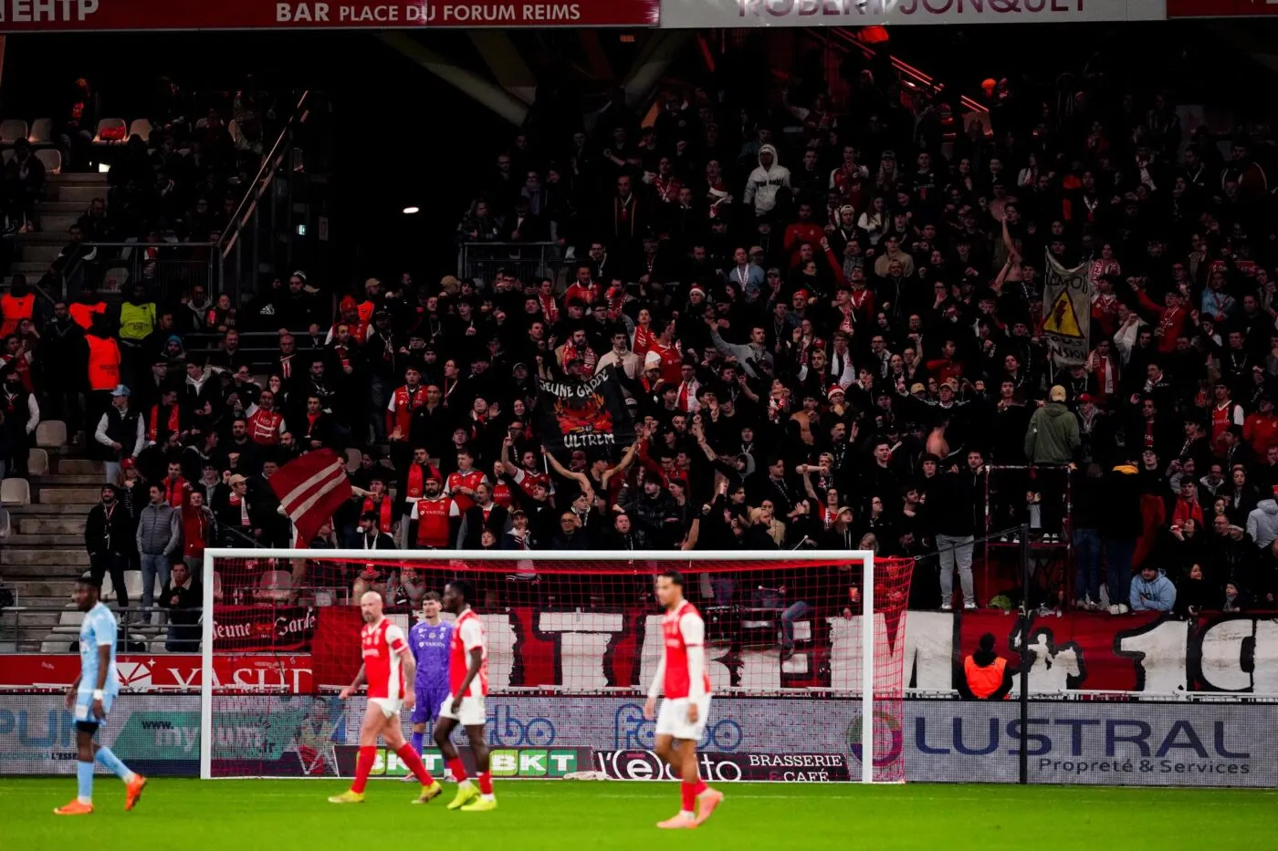 Des policiers attaqués au mortier après Reims-Laval