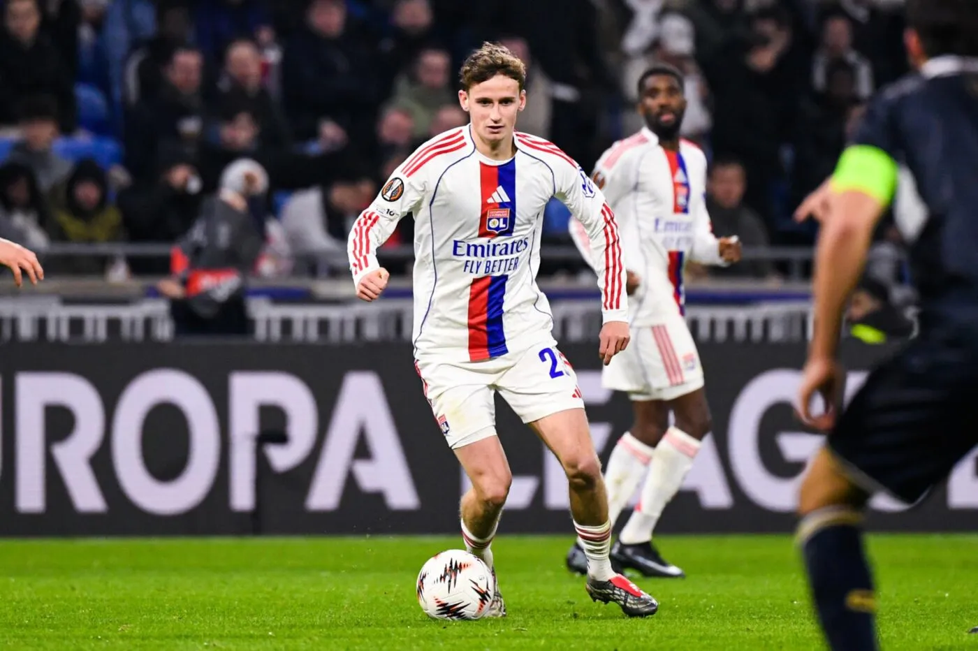 Lyon fait le boulot et reste leader en Ligue Europa