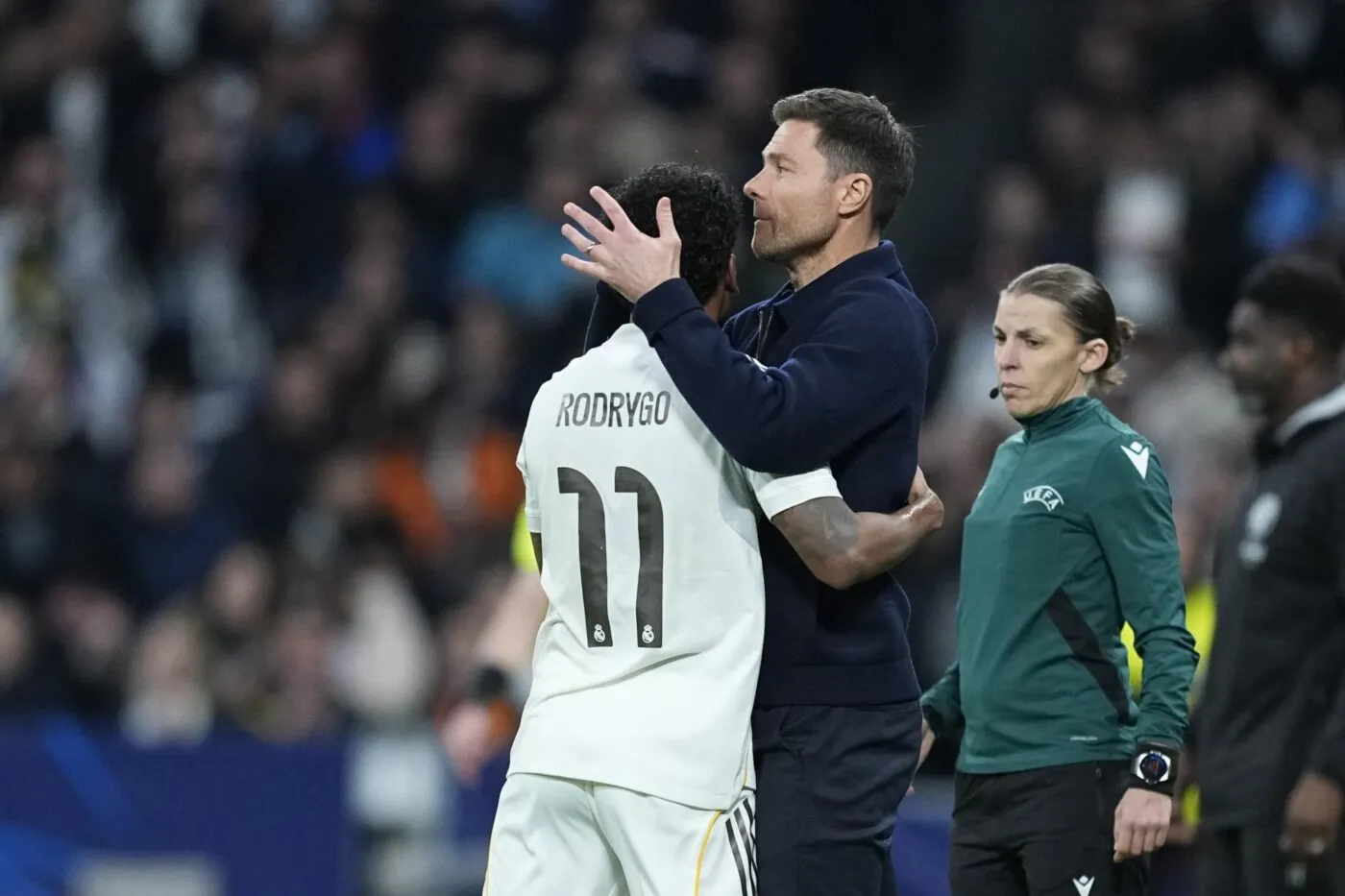 Les joueurs du Real Madrid ne lâchent pas Xabi Alonso