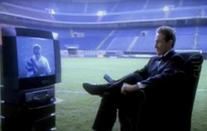 Papin en costard, Grundig (1993)