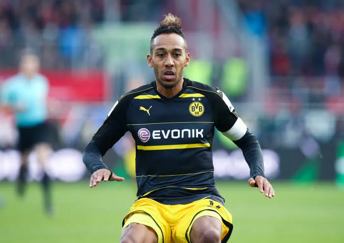 Un blâme pour Aubame ?
