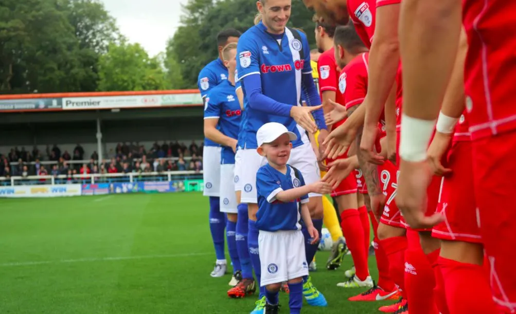 Un enfant malade sur la feuille de match de Rochdale