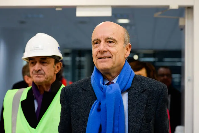 Sous la jupe d’Alain