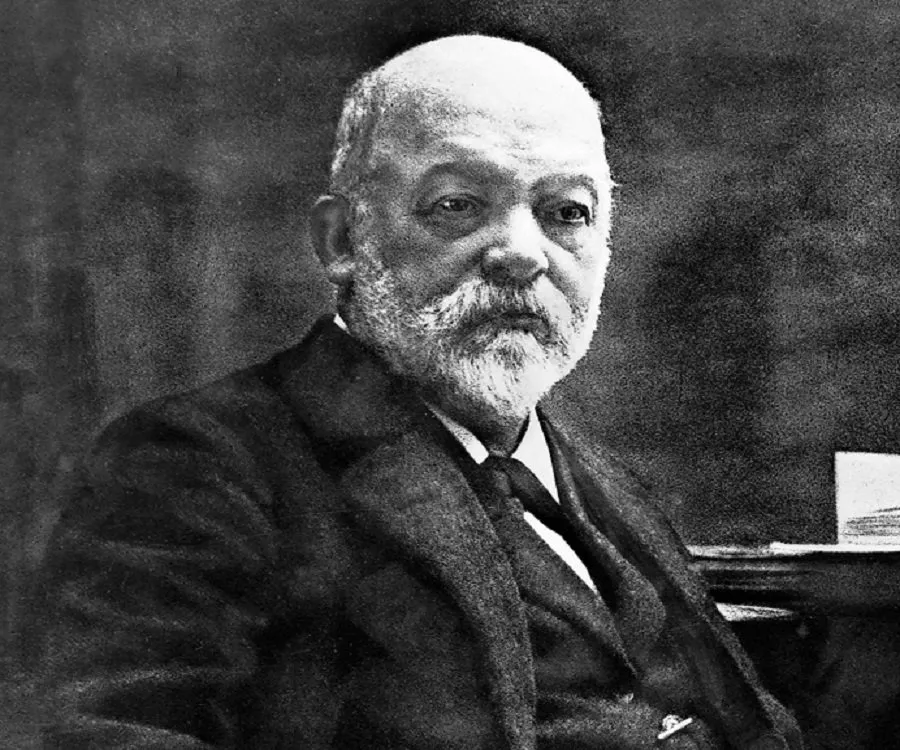 Un homme, un stade : Gottlieb Daimler