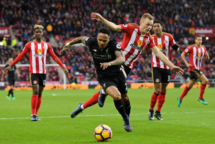 City s&rsquo;en sort, Sunderland accroche Liverpool