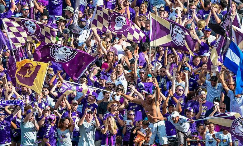 Orlando City rend hommage aux victimes de l&rsquo;attaque dans le club gay de la ville