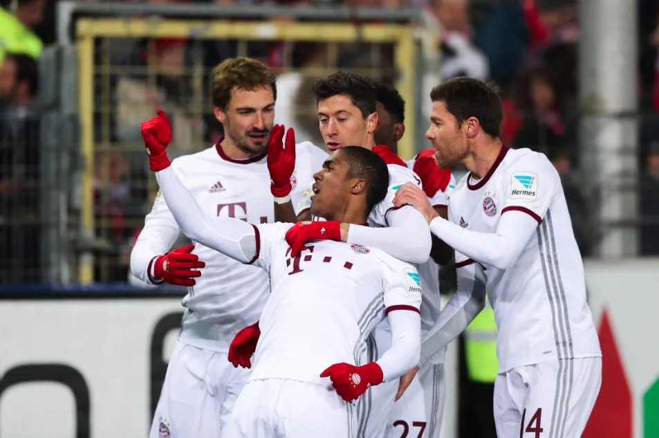 Le Bayern tape Wolfsburg et file en quart