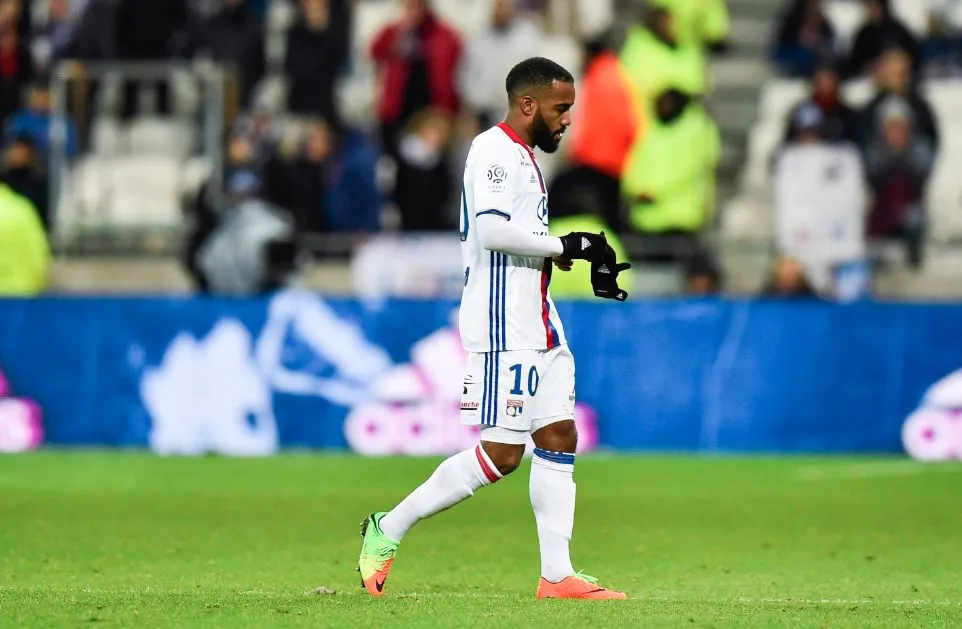 Lacazette, les sifflets de la honte