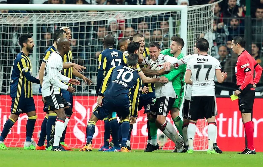 Van Persie sanctionné pour une célébration provocante