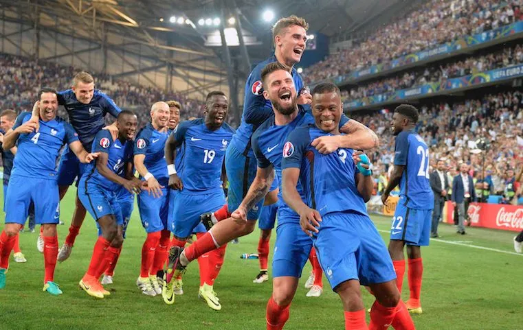 Évra : «<span style="font-size:50%"> </span>J’aime les clubs à grande histoire<span style="font-size:50%"> </span>»