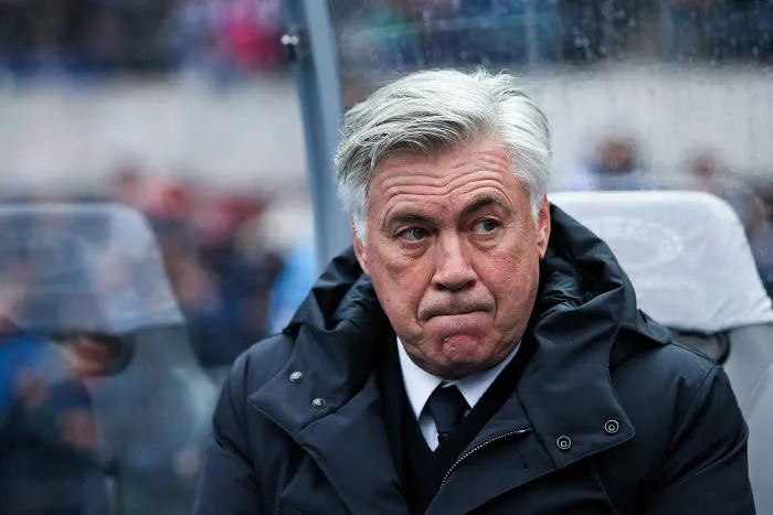 Ancelotti reçoit un bretzel géant pour son 1000e match