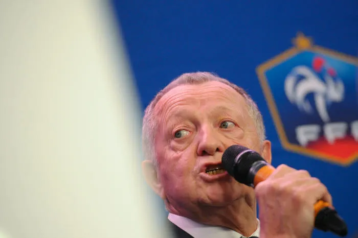 Quand Aulas drague Allie Long sur Twitter