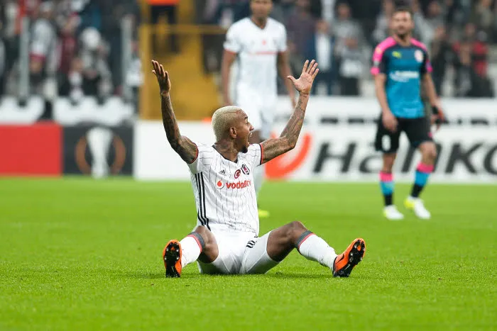 Le Beşiktaş s'envole face à Galatasaray