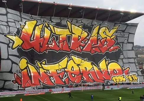 Le tifo gigantesque des fans du Standard