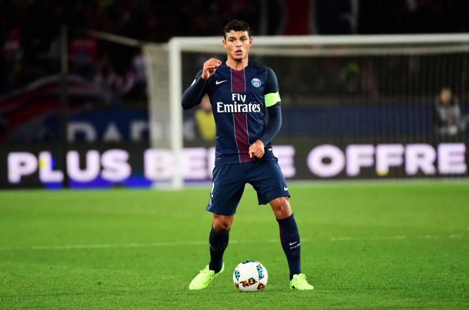 Dante défend Thiago Silva